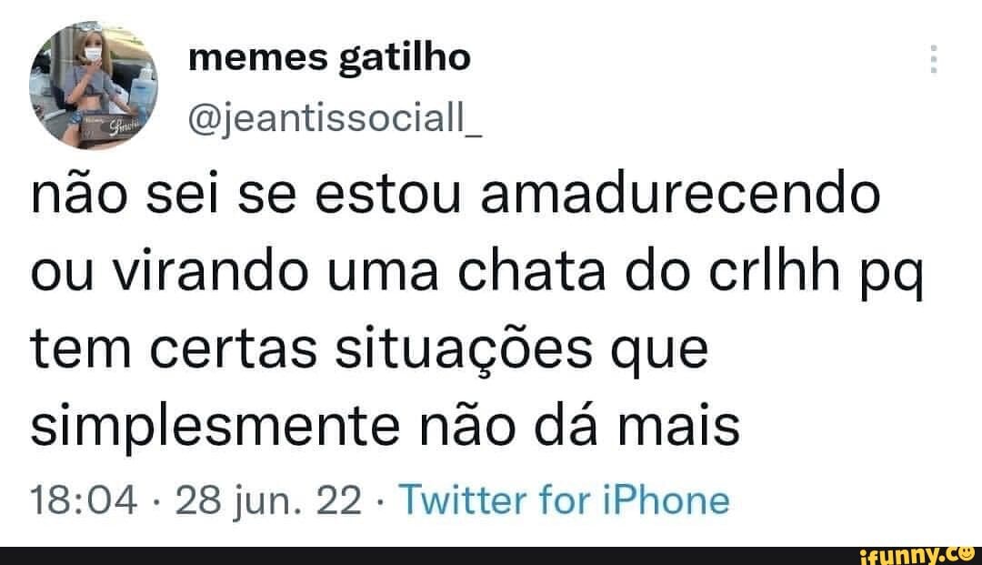 Com a idade vem a sabedoria Com o tempo você começa a ir amadurecendo Eu  e o amigo com 50 anos sem nem saber as regras basicas do xadrez tentando  jogar: 