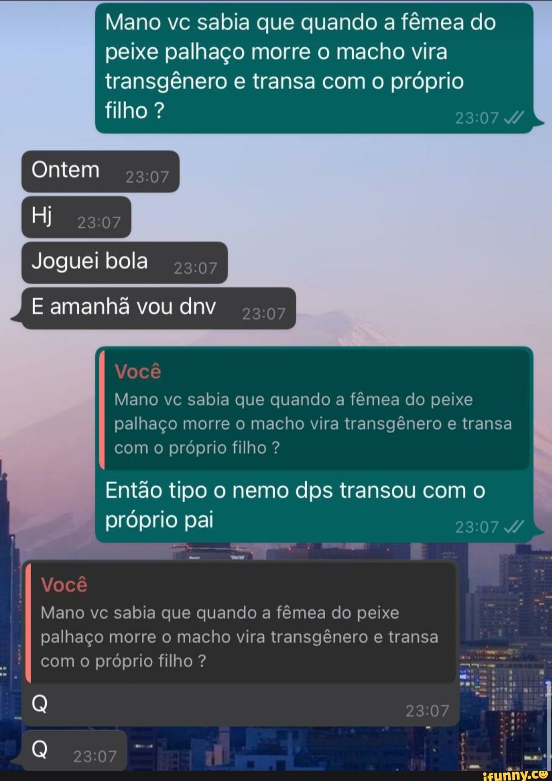 Mano vc sabia que quando a fêmea do peixe palhaço morre o macho vira  transgênero e