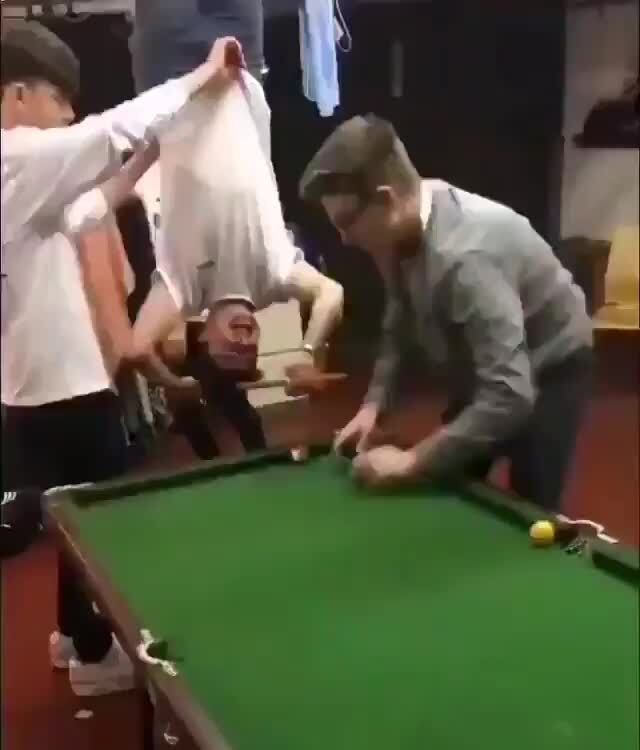 Dupla de homens mata sete pessoas após perder jogo de snooker num