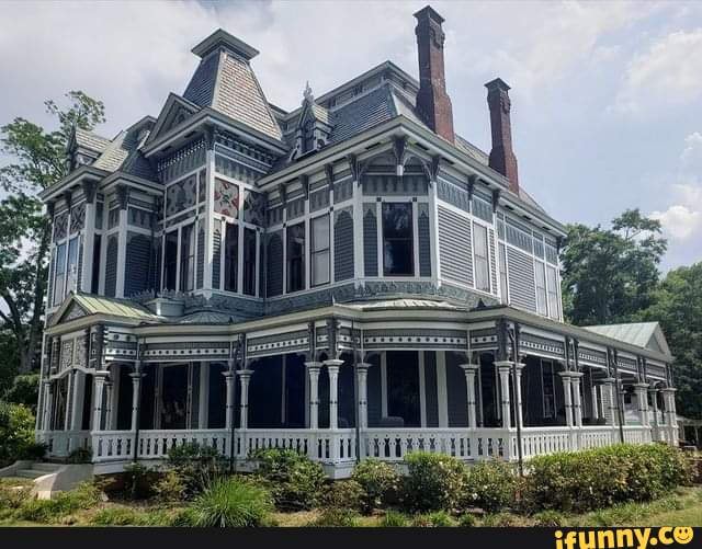 Parrot-Camp-Soucy House, from 1886 located in Georgia. 📸 ...