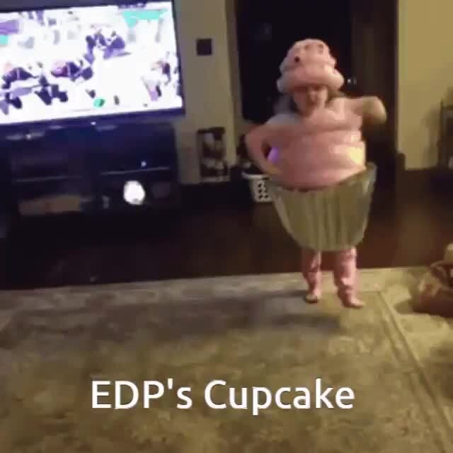 Ain't no way @ EDP 445 is back and he got his cupcake - iFunny Brazil