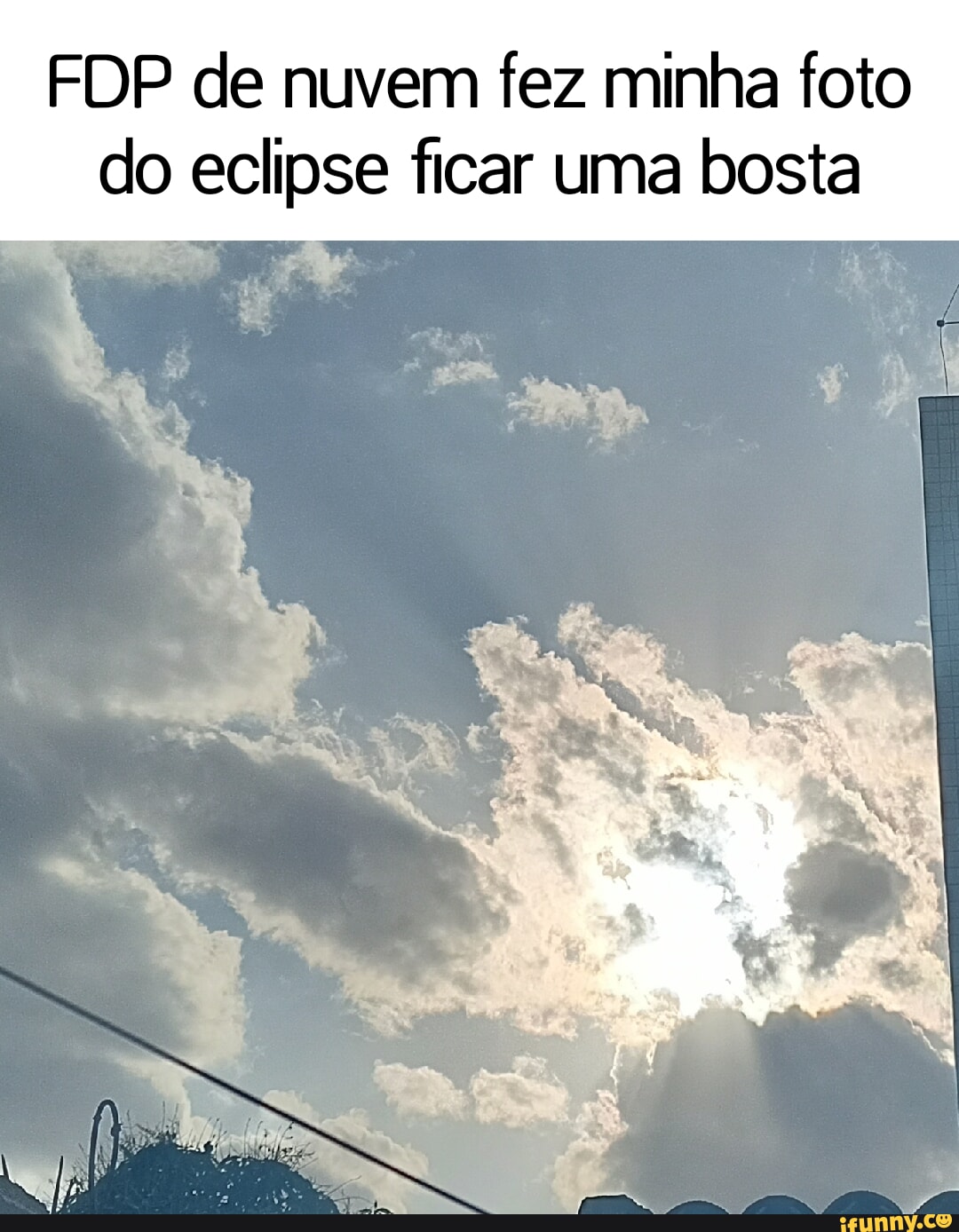 Olhem essa foto que tirei de uma nuvem que parece um gorila baforando -  iFunny Brazil