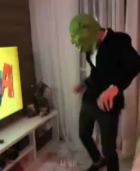 Shrek Dançando ao som de A Grande Familia 10 HORAS Médico- Você só tem 10  horas de vida. [aim - Médico- Você só tem 10 horas de vida. Eu: - iFunny  Brazil